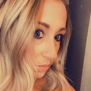 Meet your Posher, Courtney